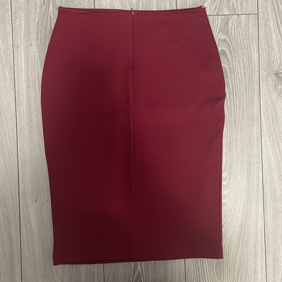 Lulu’s stretch midi pencil skirt - Picture 3 of 7